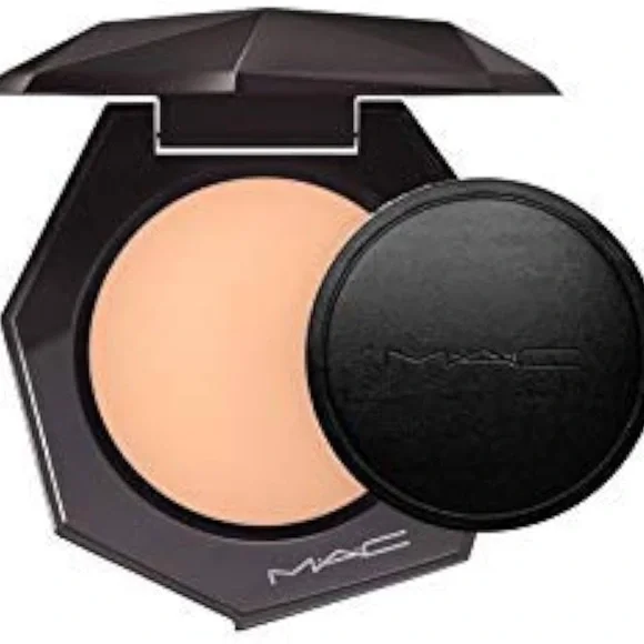 MAC Cosmetics Compact Powder Refill Medium Plus - Picture 1 of 4